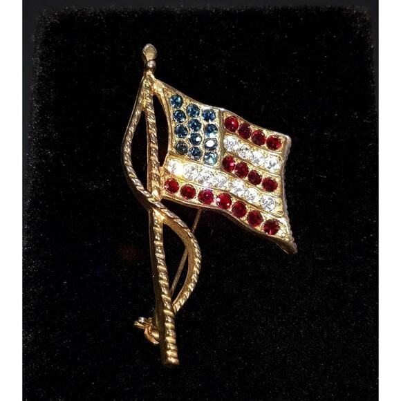 USA Flag Rhinestone Brooch Gold Tone Red White Blue Patriotic Vintage Pin - Picture 4 of 10